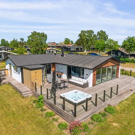 Niska - 200m From The Sea By Interhome